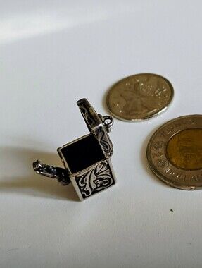 🤫 Ornate Secret or Prayer Box - Sterling silver pendant 925